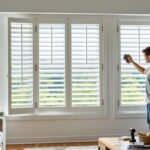 découvrez tout ce qu'il faut savoir sur la persienne pvc : ses avantages, les étapes d'installation et nos conseils d'entretien pour profiter d'une solution durable et pratique chez vous.