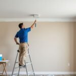 découvrez toutes les astuces et étapes clés pour peindre un plafond sans laisser de traces. suivez nos conseils pratiques pour un résultat lisse et professionnel, même si vous débutez !
