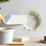 découvrez des méthodes simples et efficaces pour reboucher un trou dans un mur rapidement et obtenir une finition impeccable grâce à nos conseils pratiques.